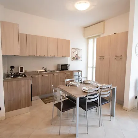 Moniga Apartamento *